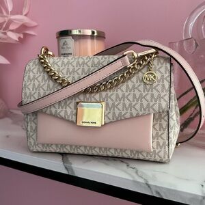 🎀 Micheal Kors Lita Purse 💕